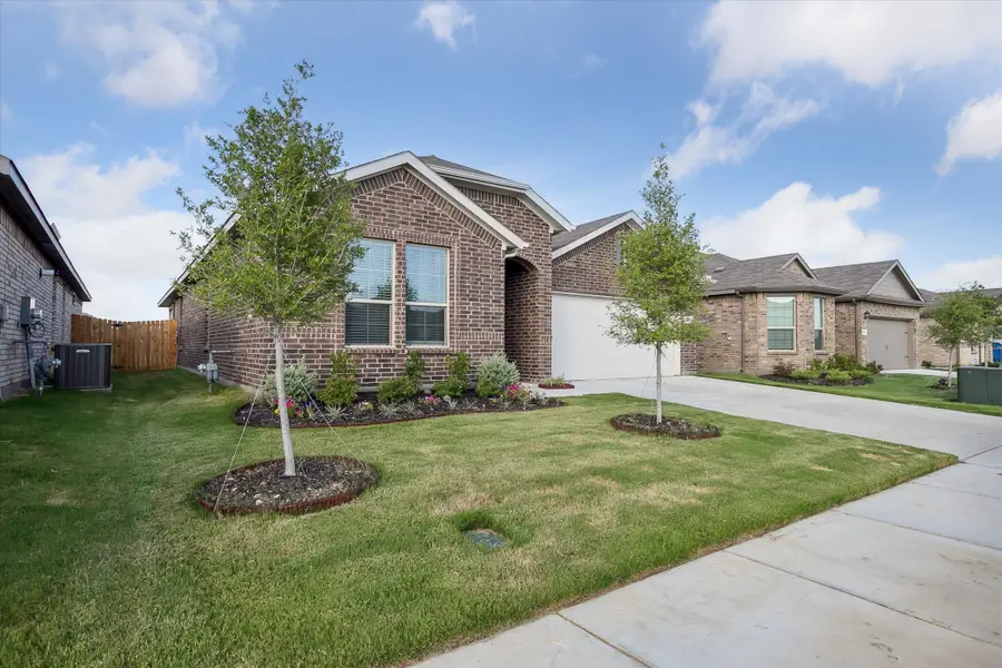 9609 Alderleaf Trail, Crowley, TX 76036 - Image #2