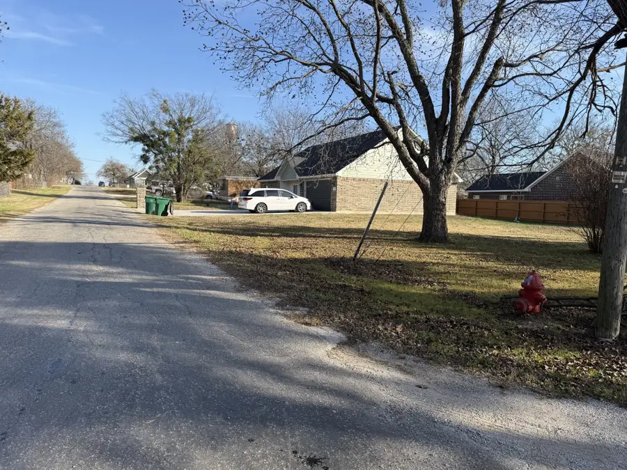 510 Denver Street, Alvord, TX 76225 - Image #3