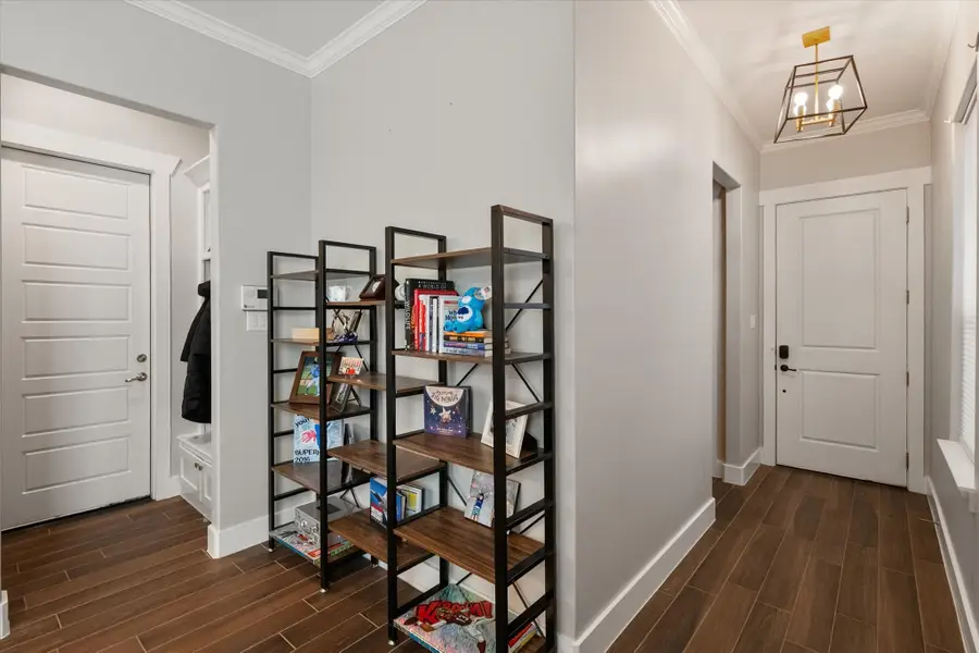 209 W Dallas Street, Mansfield, TX 76063 - Image #2