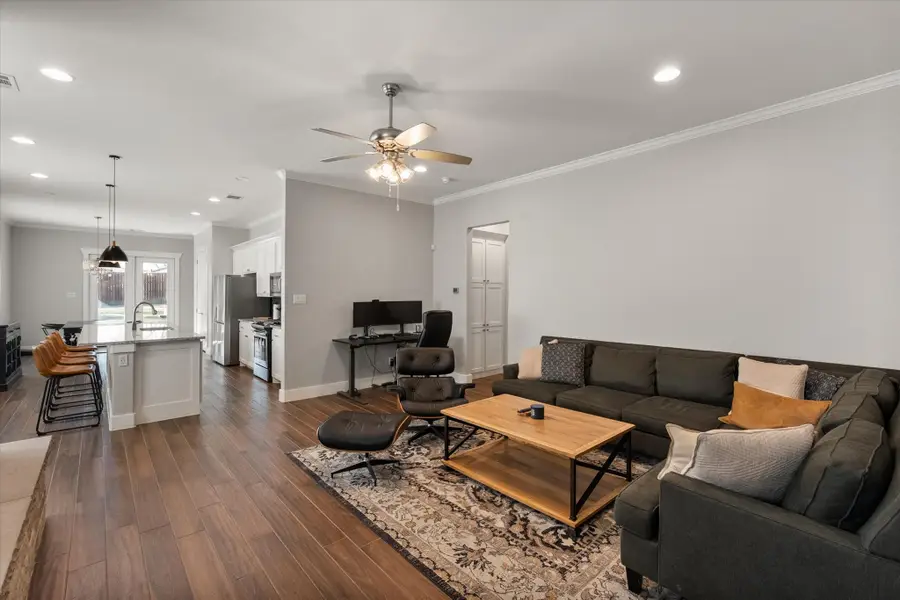 209 W Dallas Street, Mansfield, TX 76063 - Image #3