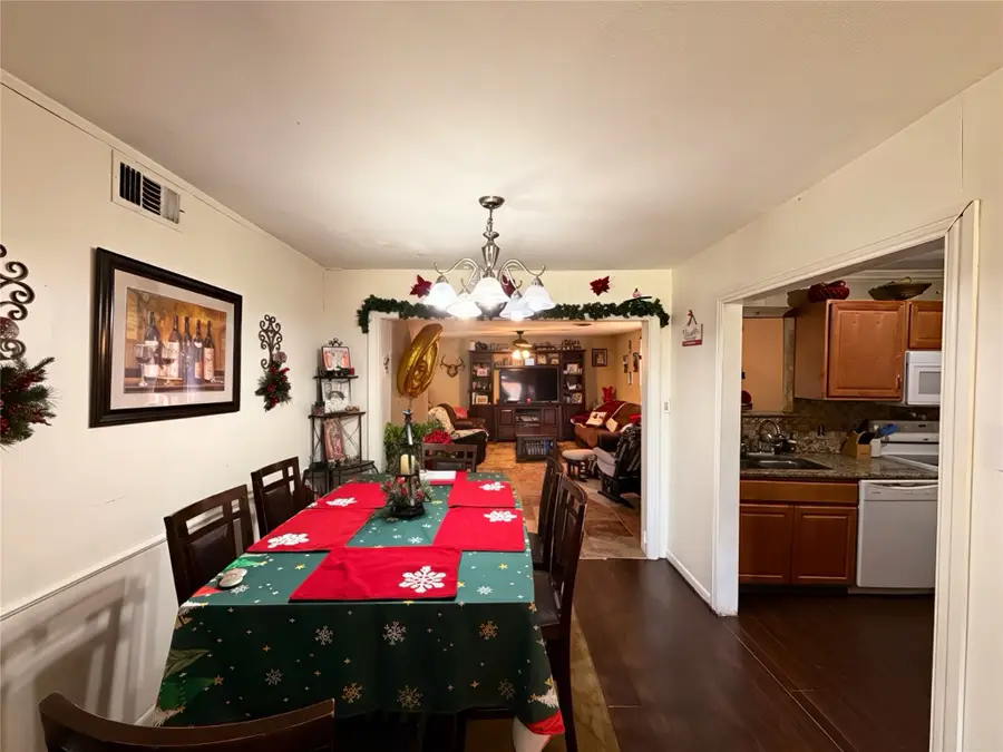 13669 Charcoal Lane, Farmers Branch, TX 75234 - Image #3