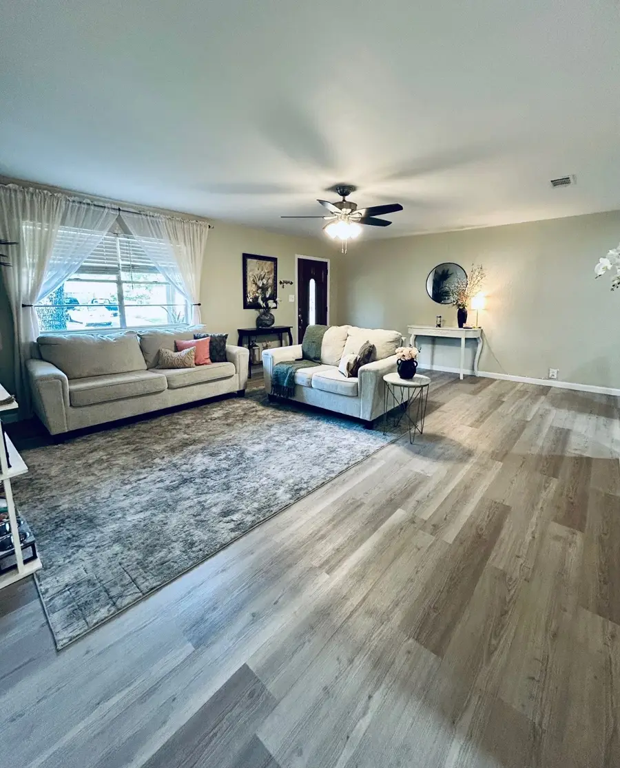 307 E 5th Street, Kaufman, TX 75142 - Image #2