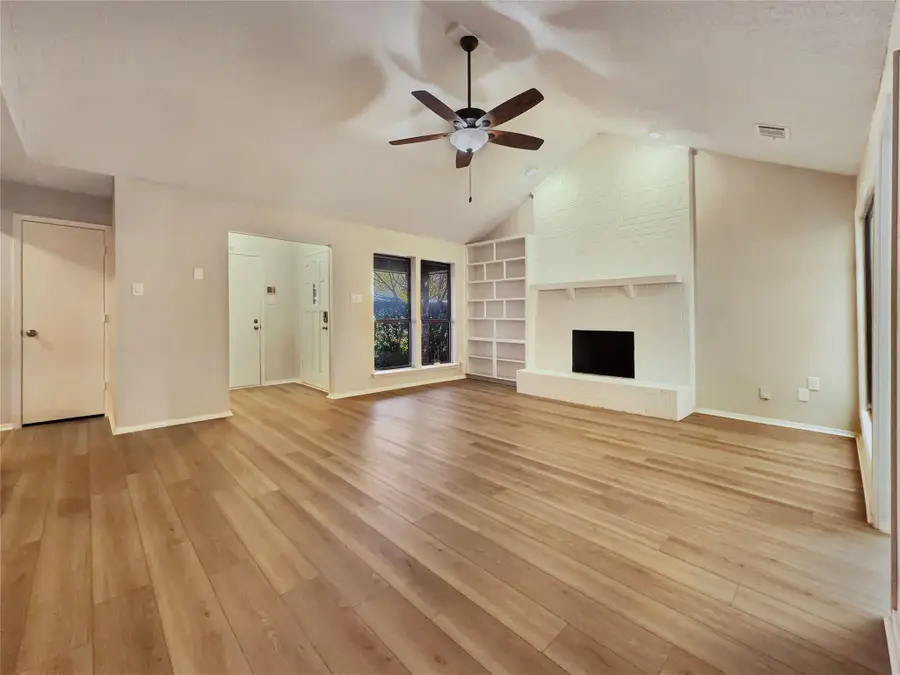 320 Mountain View Court, Bedford, TX 76021 - Image #3