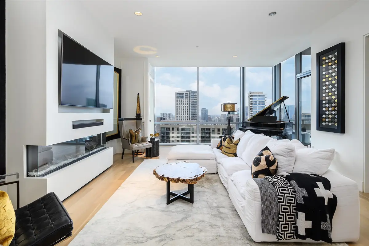 2200 Victory Avenue #2401, Dallas, TX 75219 - Image #1