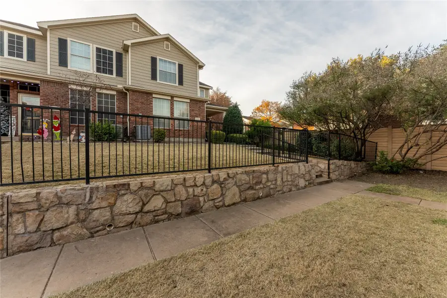 2252 Stoneleigh Place, McKinney, TX 75071 - Image #2