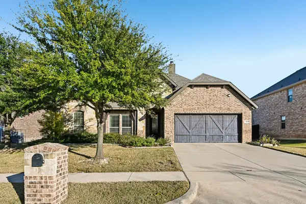 418 Whispering Willow Drive, Midlothian, TX 76065