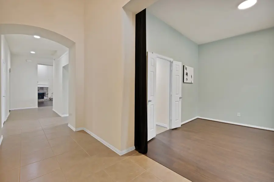 600 Cattlemans Way, Fort Worth, TX 76131 - Image #2