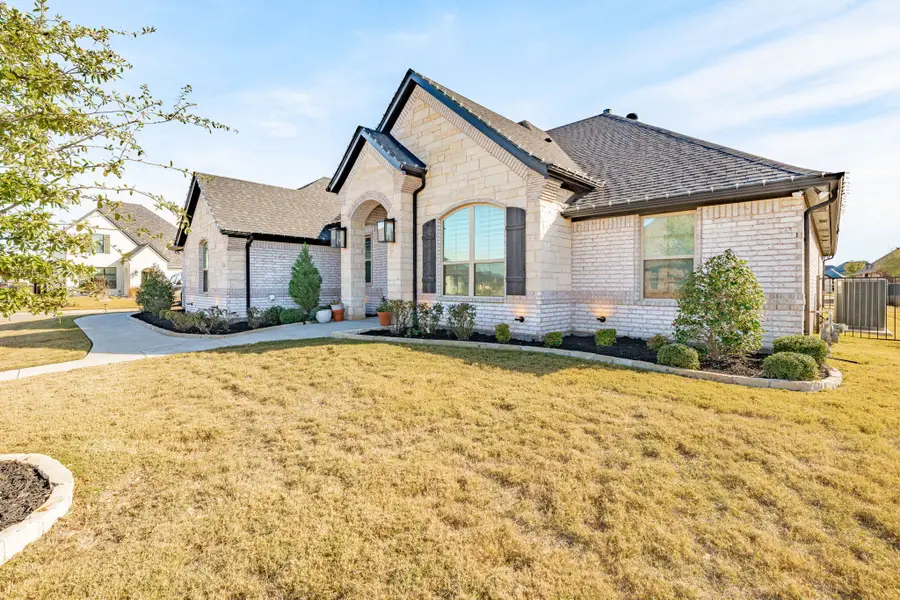 412 Fowler Drive, Granbury, TX 76048 - Image #3