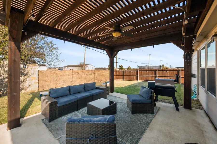 4520 Knoll Gardens Way, Fort Worth, TX 76036 - Image #2