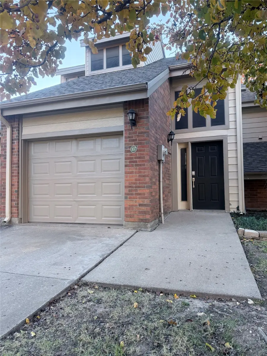 107 Summer Place Circle, Pottsboro, TX 75076 - Image #3