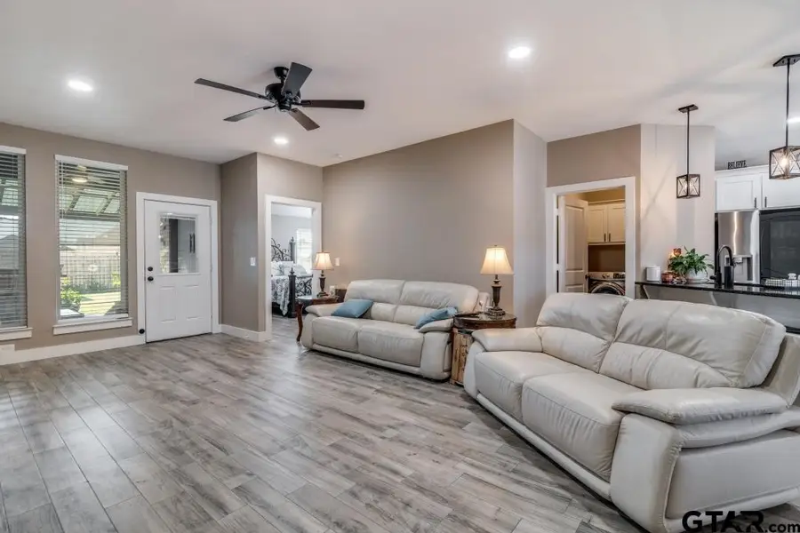 17409 Crossing Circle, Lindale, TX 75771 - Image #3