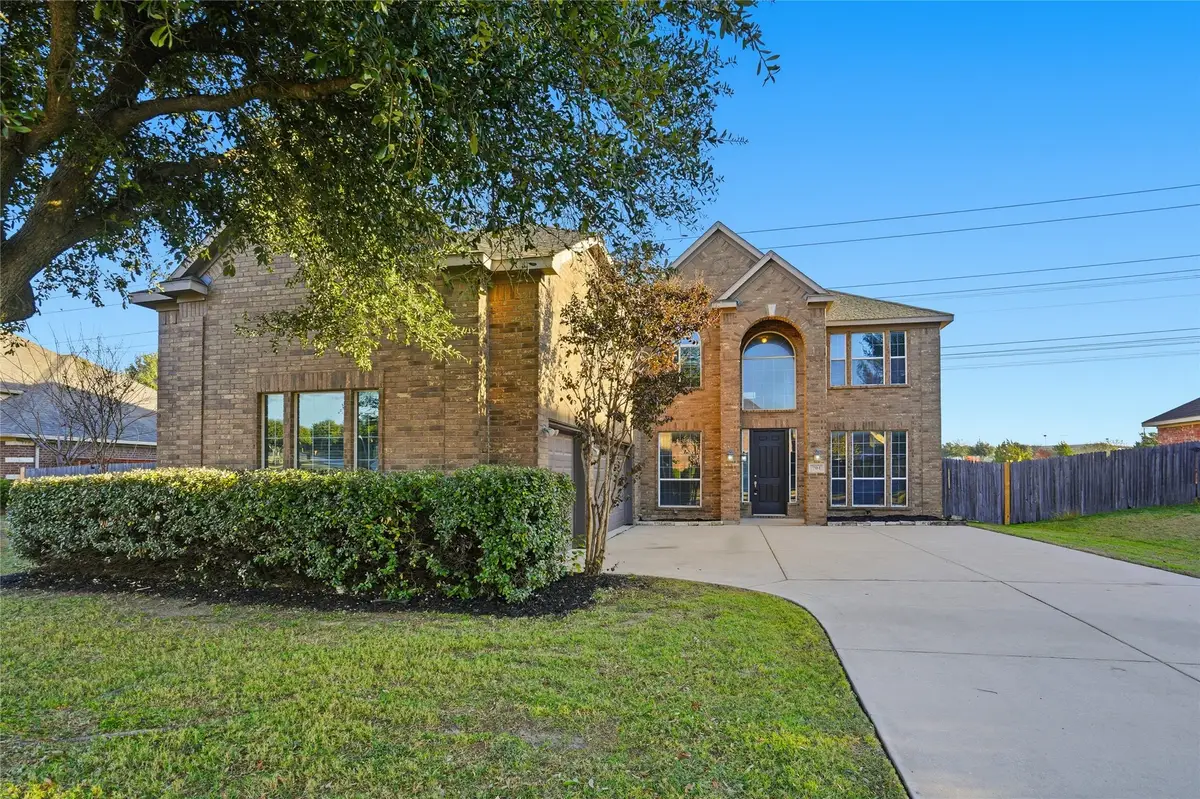 704 Rolling Hills Lane, Desoto, TX 75115 - Image #1