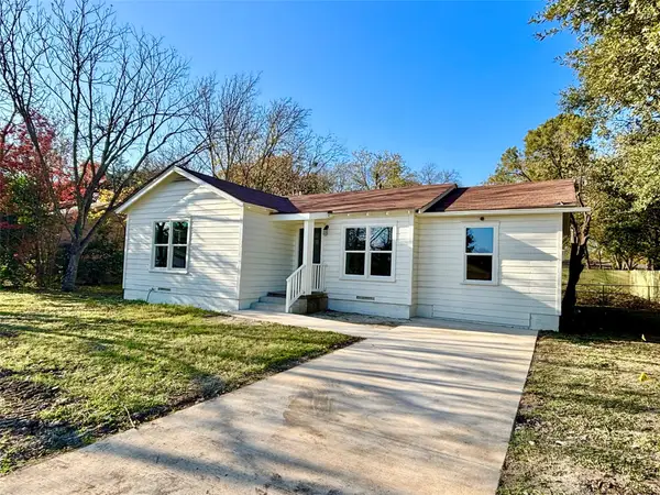 1104 W 10th Street, McGregor, TX 76657