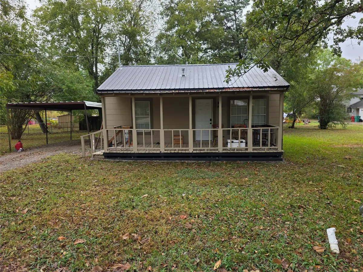 240 S College Street, Deport, TX 75435 - Image #1