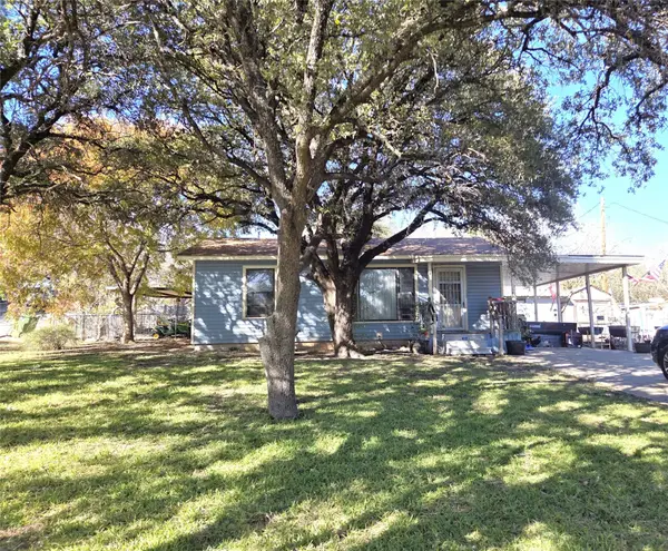 200 Hill Top Road, Glen Rose, TX 76043
