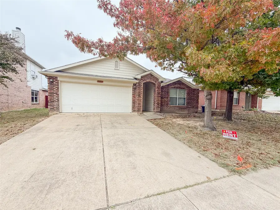 1737 White Feather Lane, Fort Worth, TX 76131 - Image #3