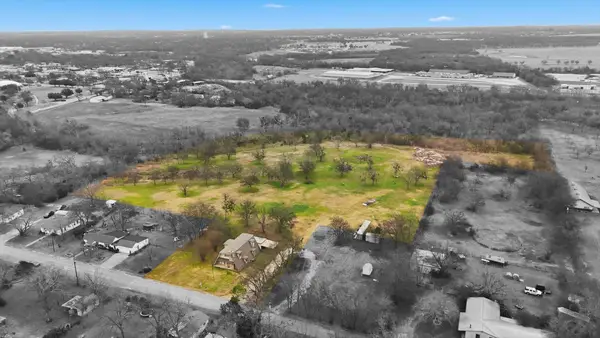 1401 S Walnut Street, Cleburne, TX 76033