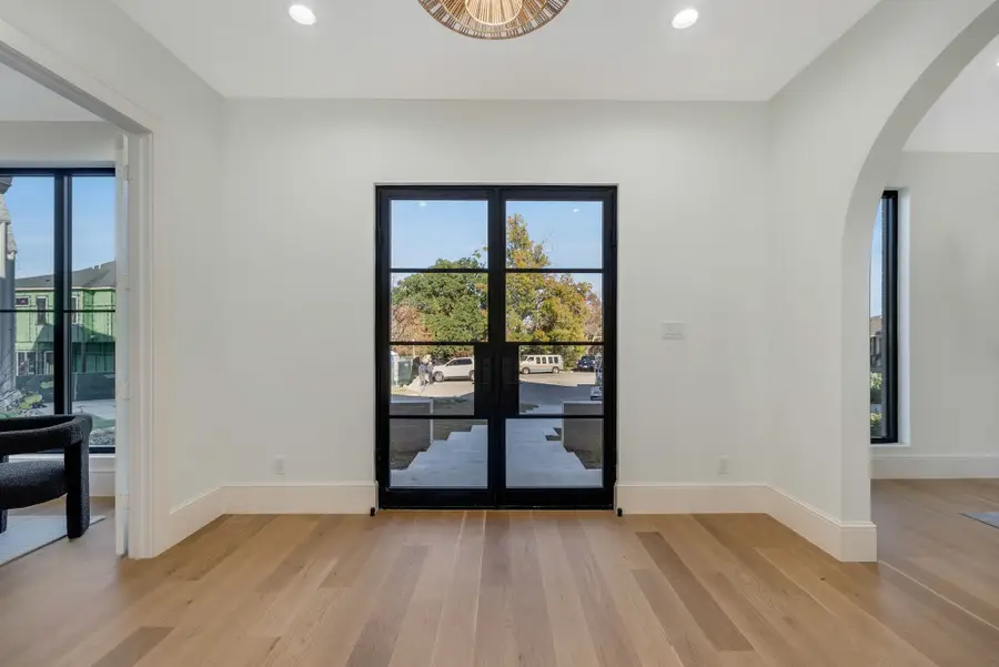 7004 Irongate Lane, Dallas, TX 75214 - Image #3