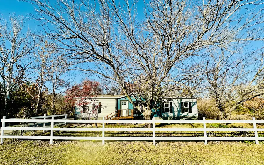 51 Spring Creek Circle, Grand Prairie, TX 75054 - Image #3