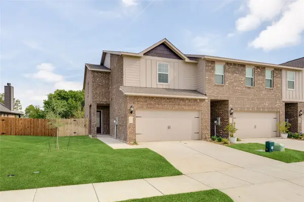 497 Mb's Way, Pilot Point, TX 76258