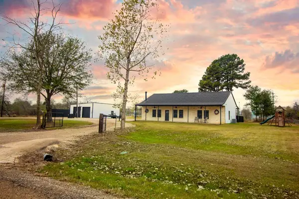 10800 Estate Lane, Terrell, TX 75161