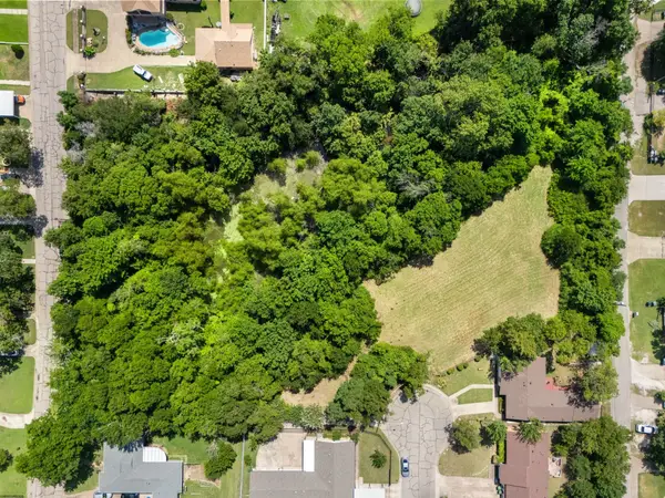 1 Ott Circle, Cockrell Hill, TX 75211