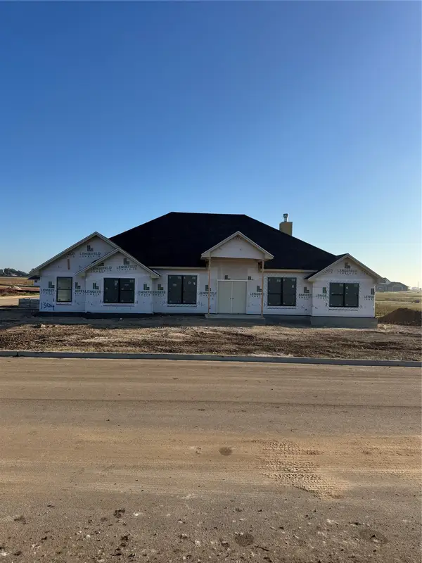 1304 Red Rock Road, Hewitt, TX 76643