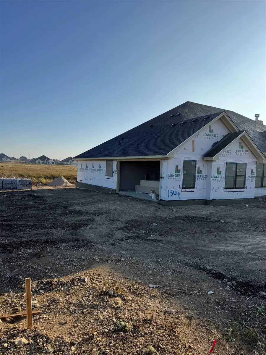 1304 Red Rock Road, Hewitt, TX 76643 - Image #2