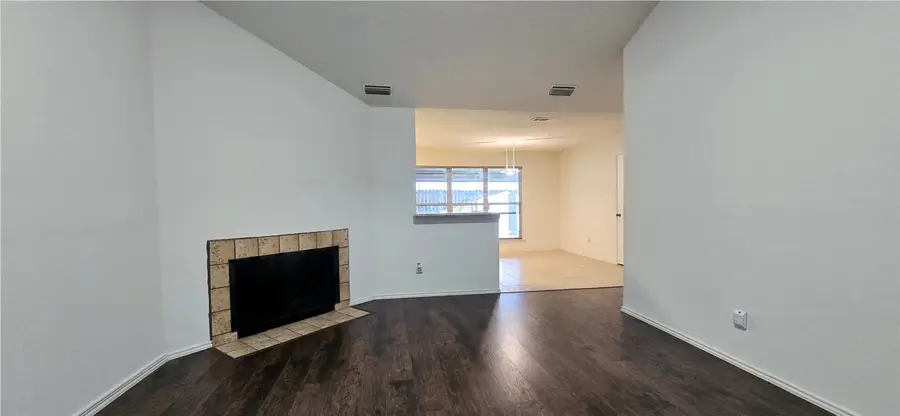 2224 Limestone Lane, Garland, TX 75040 - Image #3