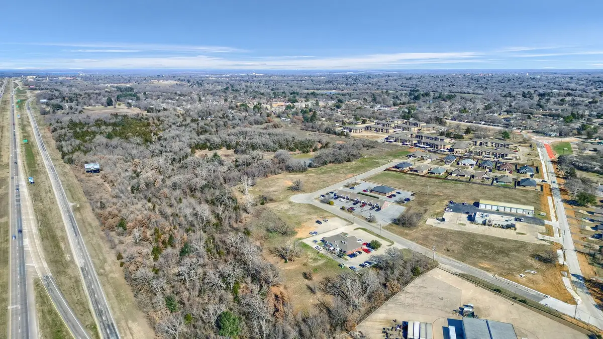 3015 Ridge Drive, Denison, TX 75020 - Image #1