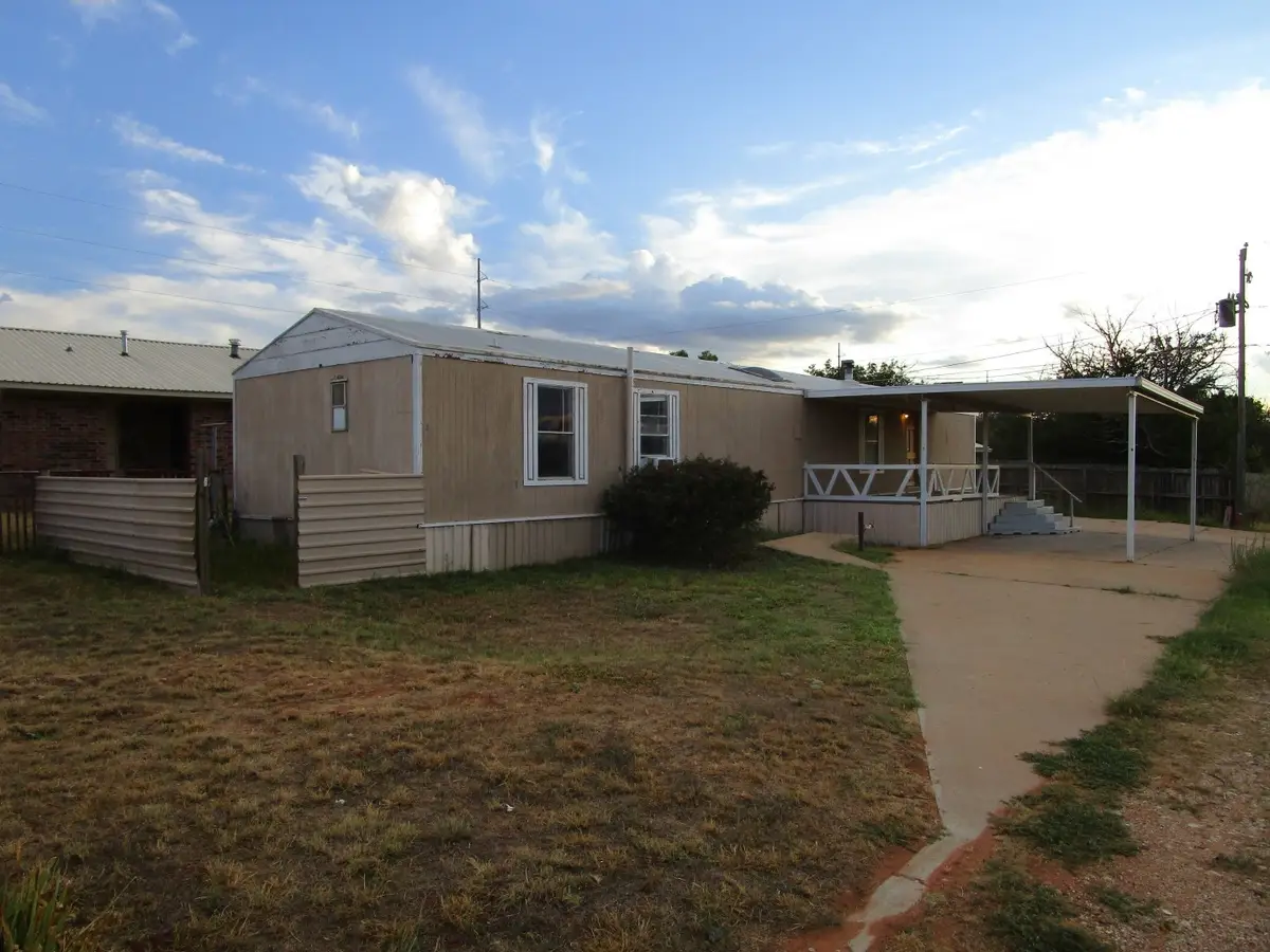 800 Bluff Street, Sweetwater, TX 79556 - Image #1