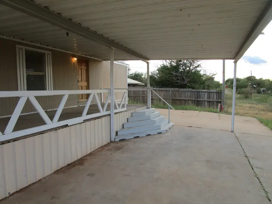 800 Bluff Street, Sweetwater, TX 79556 - Image #2