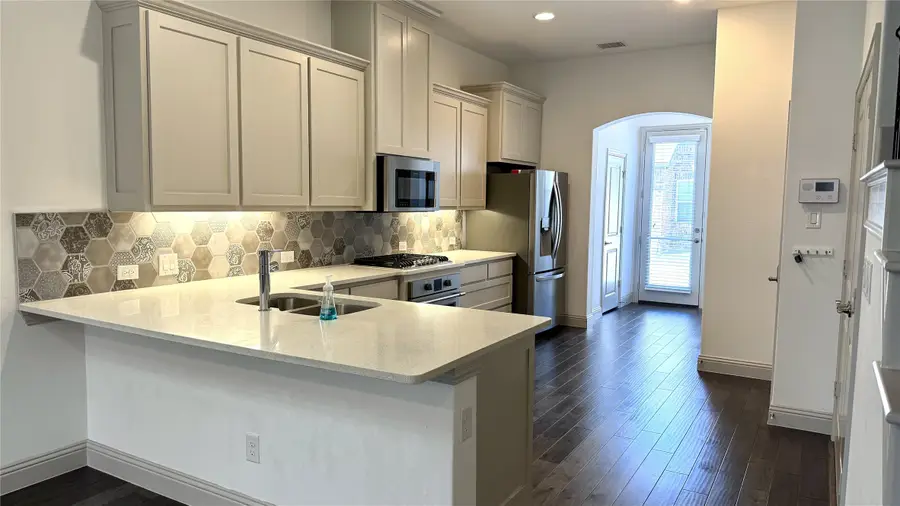 4683B Rhett Lane, Carrollton, TX 75010 - Image #2