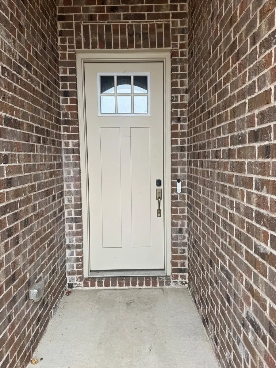 658 Erin Hills Drive, Red Oak, TX 75154 - Image #2