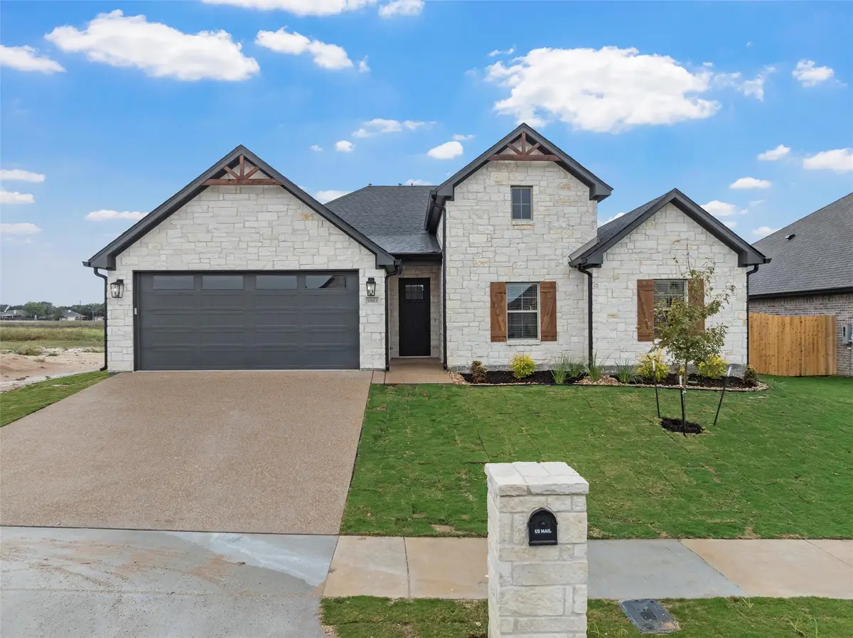 10613 Wistan Drive, McGregor, TX 76657 - Image #1