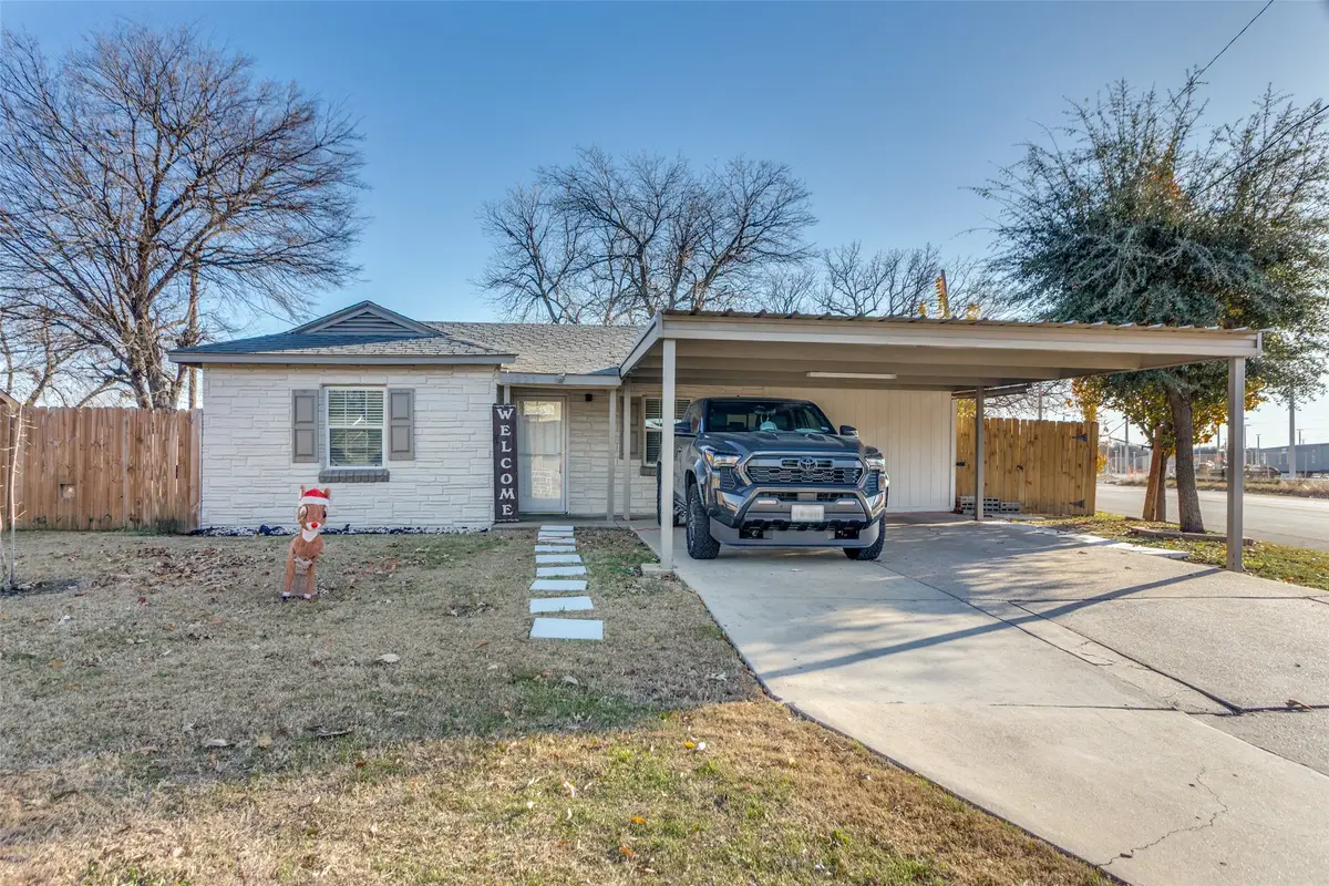 9225 N Dodson Drive, White Settlement, TX 76108 - Image #1