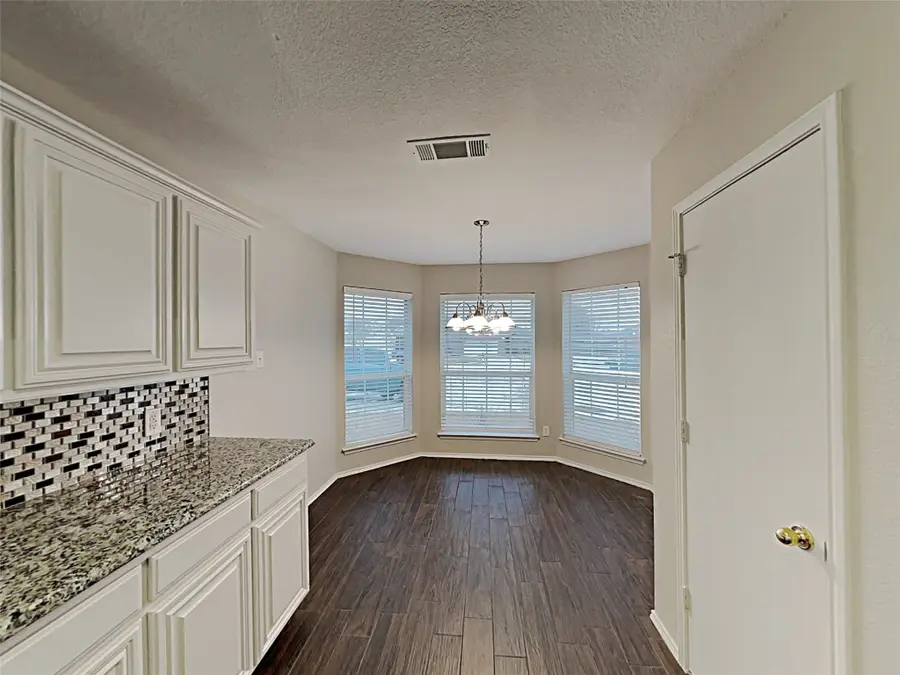 10545 Splitridge Court, Fort Worth, TX 76108 - Image #2