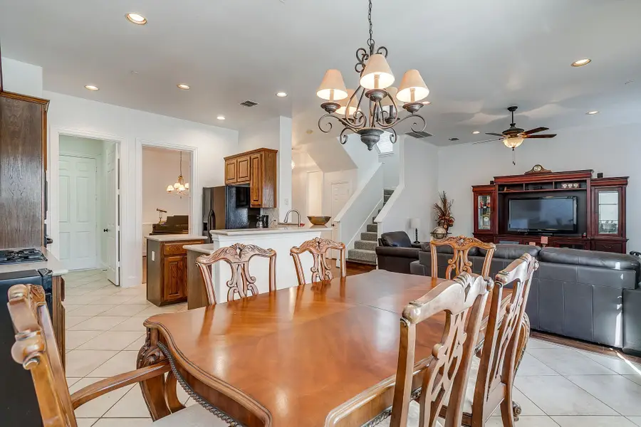 8216 Dogwood Lane, Irving, TX 75063 - Image #3