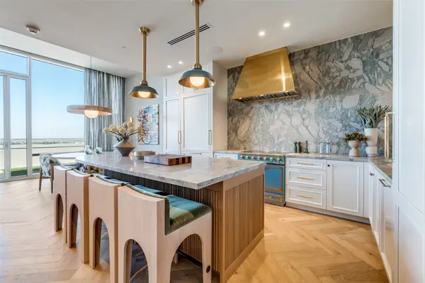 2408 Victory Park Lane #1442, Dallas, TX 75219