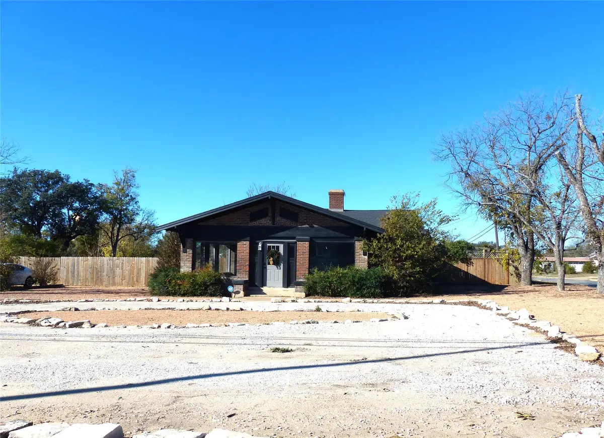 617 N Bridge, Brady, TX 76825 - Image #1