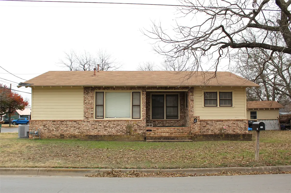 210 W Frey Street, Stephenville, TX 76401 - Image #1