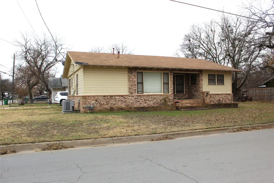 210 W Frey Street, Stephenville, TX 76401 - Image #2