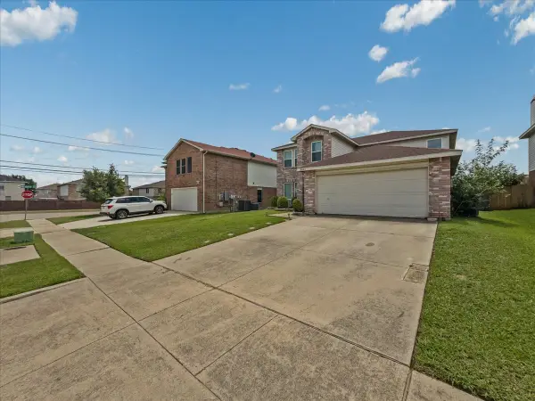 3107 Teodoro Drive, Grand Prairie, TX 75052