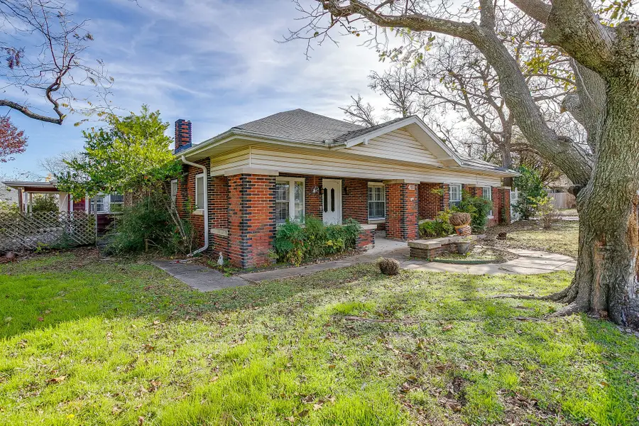 411 S Bowie Drive, Weatherford, TX 76086 - Image #2