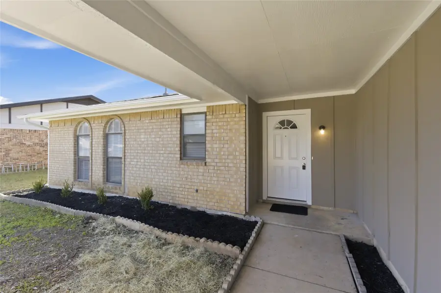 420 Thomas Chapel Drive, Arlington, TX 76014 - Image #3