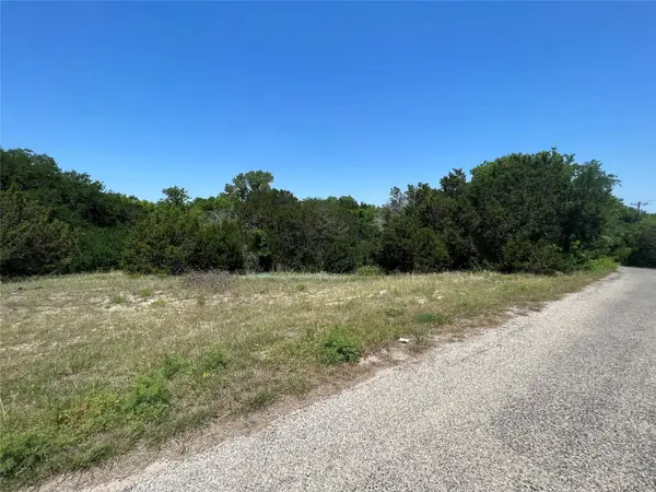 1014 Pawnee Trail, Granbury, TX 76048