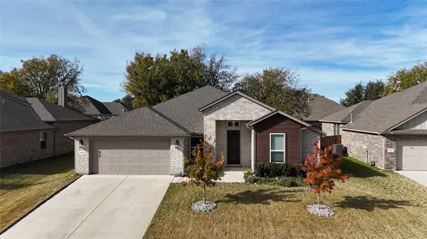 440 Brinkley Drive, Saginaw, TX 76179