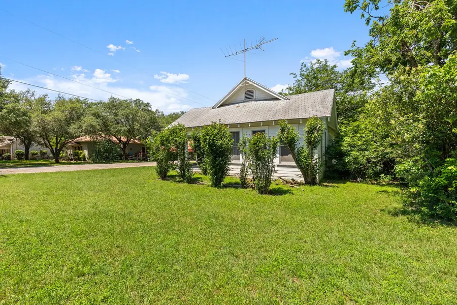 801-803 N Harrison Street, West, TX 76691 - Image #2