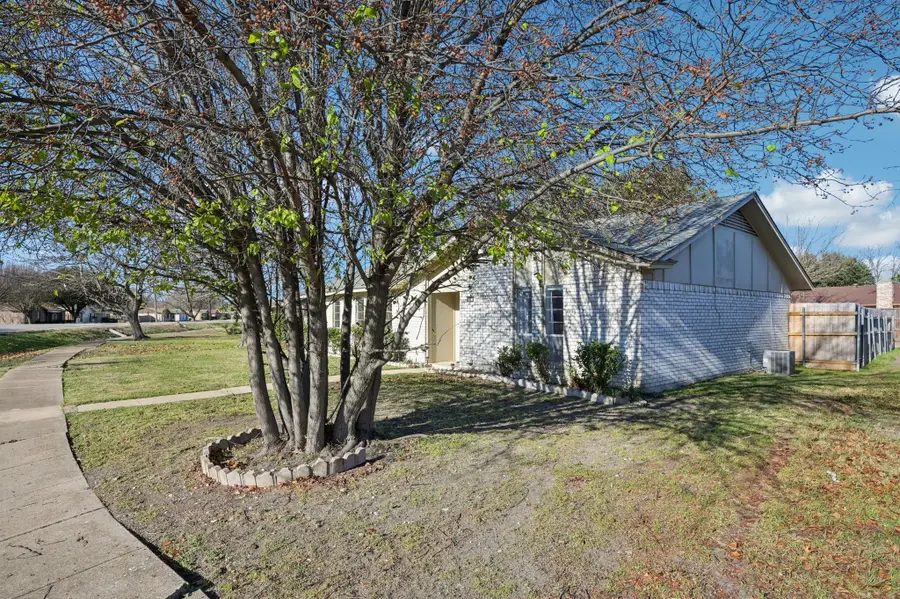 1021 Pleasant Valley Road, Garland, TX 75040 - Image #3