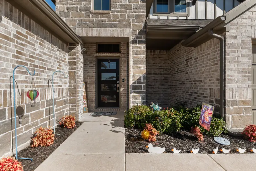 614 Creekview Lane, Lavon, TX 75173 - Image #3